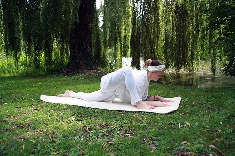 Alina in Yoga-Pose